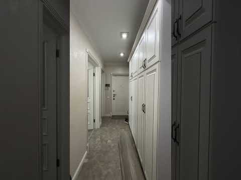 Трёхкомнатная квартира с новым ремонтом и индивидуальным отоплением на улице Королева, Одесса