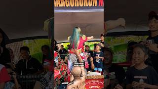 Download lagu Pemain jaran kepang ketangkap mbah sogot #jaranan #margorukun #mbahsogot mp3 Download lagu Pemain jaran kepang ketangkap mbah sogot #jaranan #margorukun #mbahsogot mp3