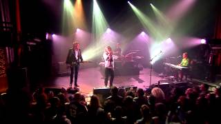 Winston McAnuff & Fixi - Johnny (feat Matthieu Chedid) [Live at La Cigale]