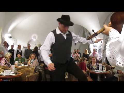 Soubor BŘECLAVAN - Praha Musaion 2016 / Zábava v kavárně - č.7