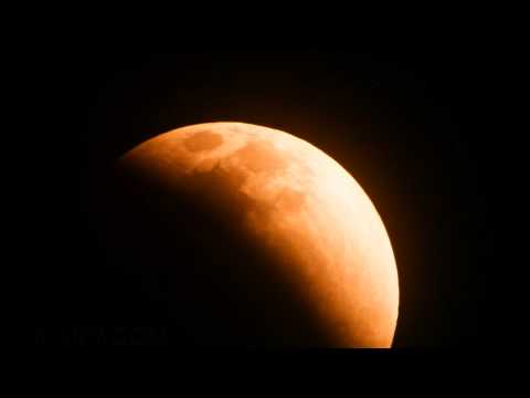 Hazy 2014 Blood Moon 2600mm raw realtime footage V16701