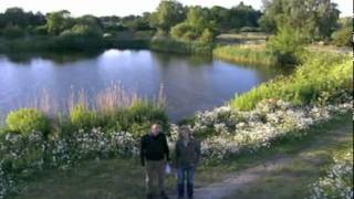 Chris Packham does The Cure - Springwatch 2010