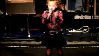 Kaysa Carpenter  performing - Rocky Top