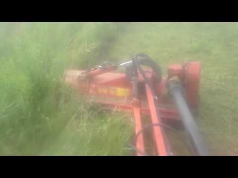 Koszenie nieużytków Zetor 6945 + KUHN Tb 181