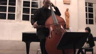 Thierry Barbé plays Rey Eisen double bass solo suite Mvt 1