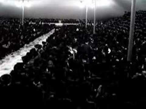 Shavuos in Satmar (R' Aron)