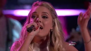 17-Year Old Emily Ann Roberts Sings Dolly Parton&#39;s 9 to 5 - The Voice