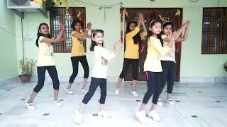 Dance pe chance.... Dance by 6 sweet little girls 😘