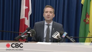Education Minister speaks to reporters and calls for binding arbitration with Sask. teachers.