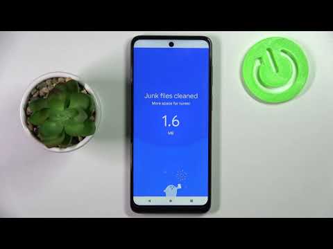How to Clean the Storage on MOTOROLA Moto G22 // Clearing Temporary App Files