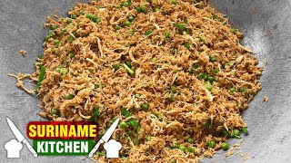 Nasi Bakken In Suriname (Kipfilet Doperwten Nasi) Koken In Suriname | Fried Rice Chicken Peas Nasi
