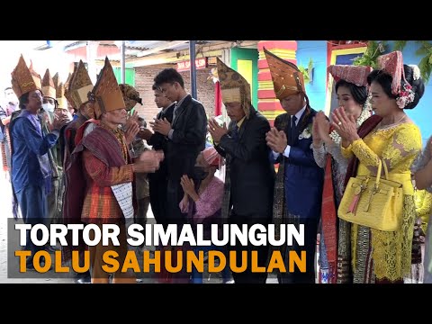 Tolu Sahundulan (Lagu Simalungun) | Manortor na Marsanina janah Martondong Maranak Boru