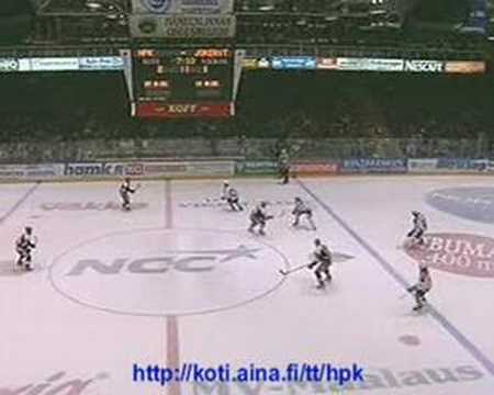 Mäkiaho hits Filppula and Vaananen hit