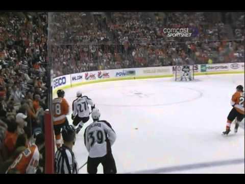 Claude Giroux scores shorthanded vs the Avalanche - 10-11-2010