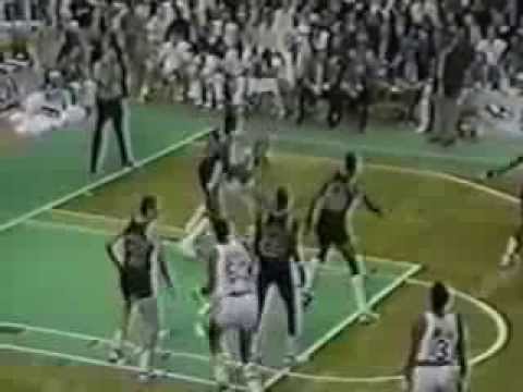Larry Bird (44pts/11rebs/8asts) vs. Clyde Drexler (36pts/8rebs/8asts) (1988)