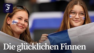 Weltglücksbericht kürt Finnland zum glücklichsten Land der Welt
