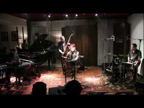 Idang Rasjidi Trio ft. Margie Segers - Semua Bisa Bilang @ Mostly Jazz 25/01/12 [HD]