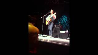 Isaac Hanson sings Being me solo in Manchester 2011 Shout it out world tour =)