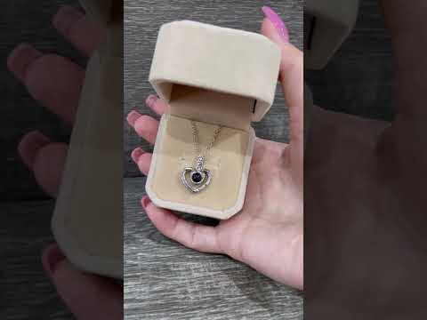 Подарок девушке колье "Серебряное сердечко с признанием в любви на 100 языках" на цепочке в бархатном футляре - фото 4 - id-p1909004381