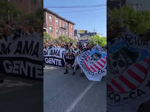 "Que FESTA SENSANCIONAL da torcida do BOTAFOGO " Barra: Loucos pelo Botafogo &bull; Club: Botafogo