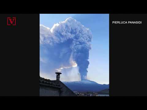 Jaw-Dropping Footage Shows Italy’s Mount Etna Sending Ash High Into the Sky