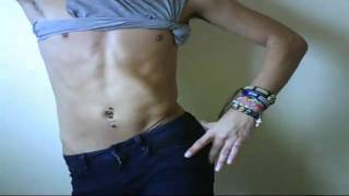 Shakira - Gordita ft. Residente Calle 13.flv