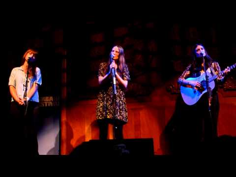 The Staves - "Icarus" - Live beim Reeperbahn Festival in Hamburg 2013