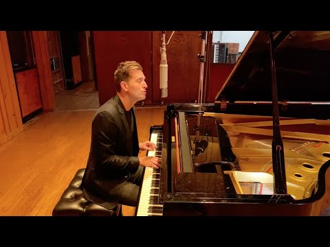 Peter Cincotti - 'Once In A Lifetime' (Studio Performance)