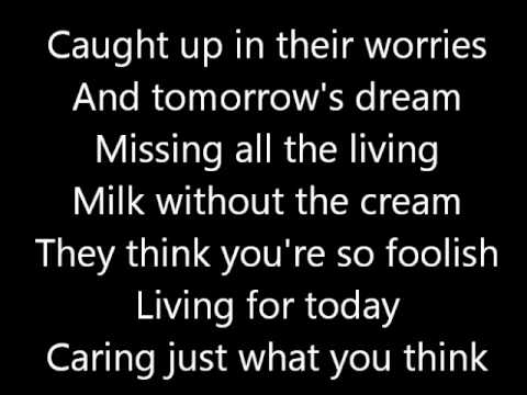 Twisted Sister - S.M.F. (Lyrics)