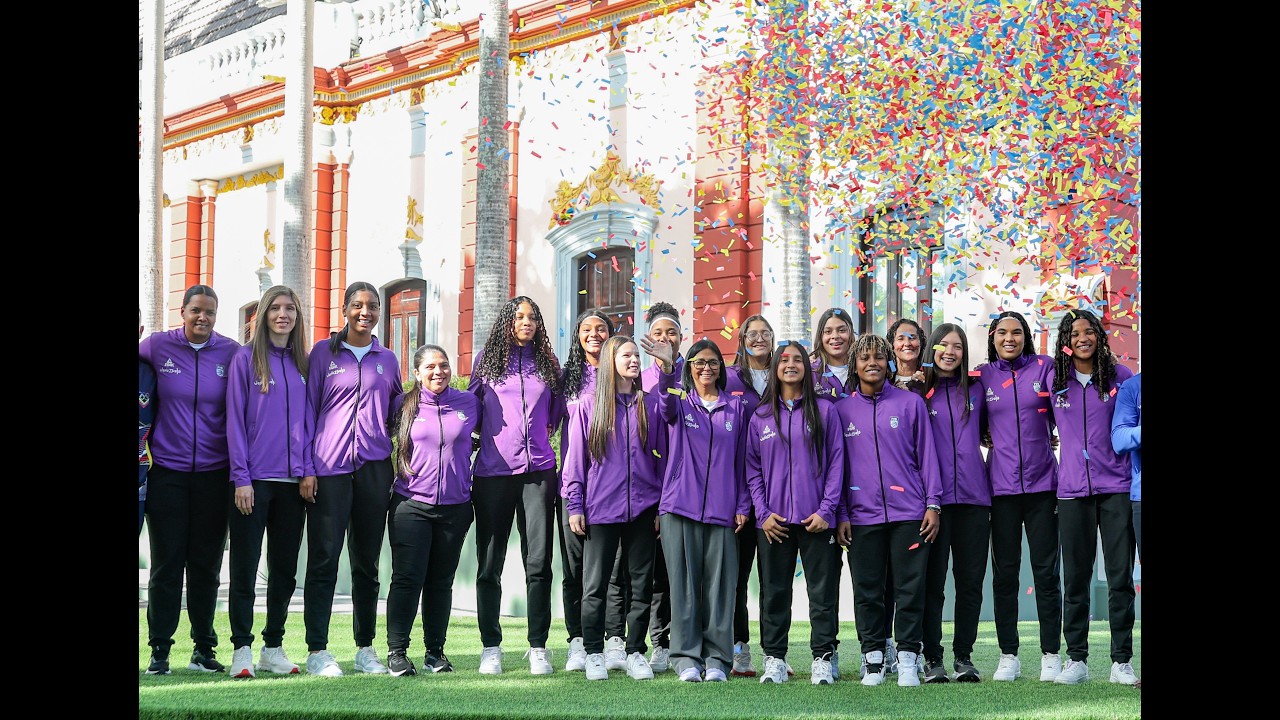 Delcy Rodríguez condecoró a selecciones femeninas y masculinas de baloncesto, 22 de junio de 2026