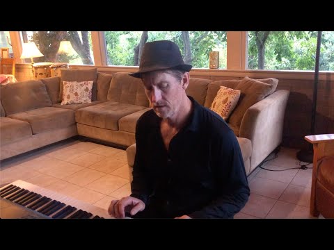 Cam-O the Chameleon - "Lost" Live Music Video