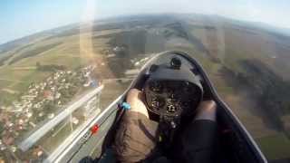 preview picture of video 'Akrobatsko letenje z jadrilico - 450 m'