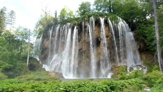 preview picture of video 'Waterval bij de Meren van Plitvice in Kroatië'