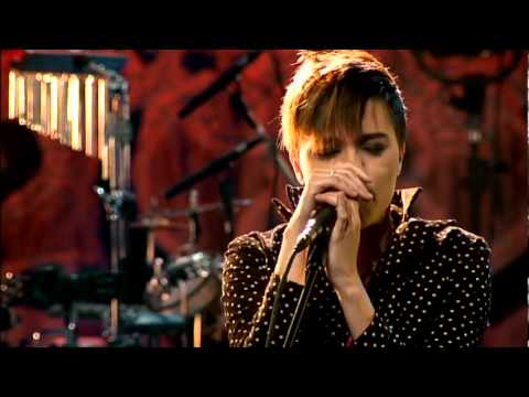 Maria Gadú - "Trem das onze" / "I know I'm no good" - DVD Multishow Ao Vivo [Vídeo Oficial]