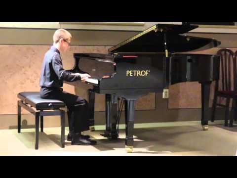 Dömötör Máté a XII. Kadosa Pál Zongoraverseny zárókoncertjén Léván