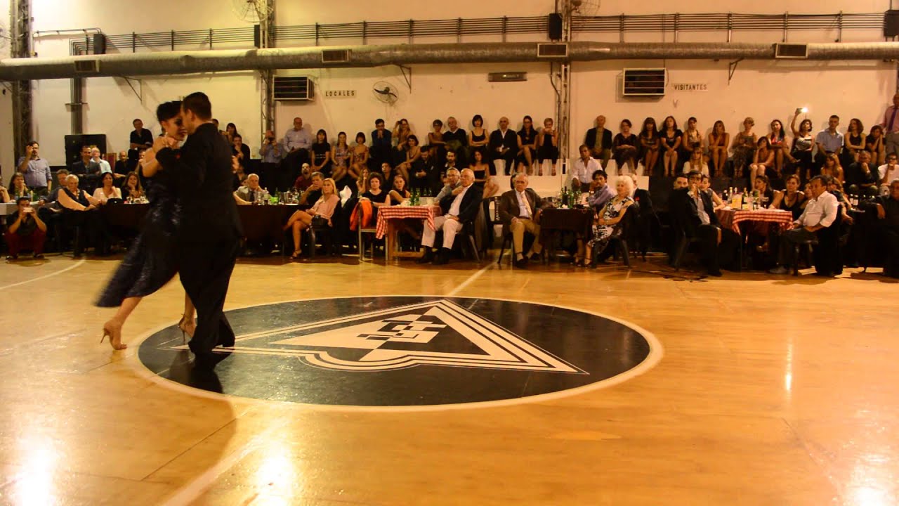 María Tsiatsiani & Leandro Palou en Milonga Malena Sunderland Club 2/4