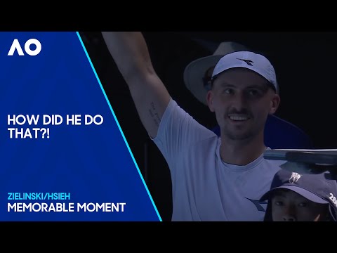 Jan Zielinski Hits Unbelievable Round-The-Net Winner! | Australian Open 2024