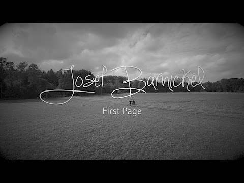 Pianist Josef Barnickel an seinem mobilen Flügel | First Page