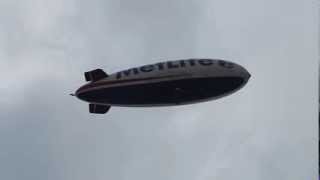 preview picture of video 'MetLife Blimp flying the pattern at I69'