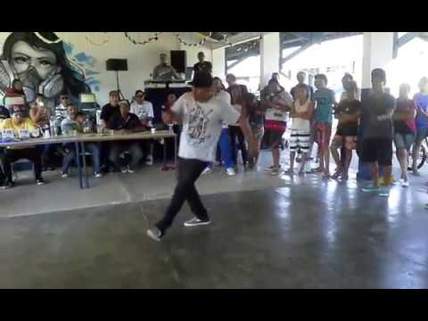 b.boy tony vs b.boy arthurpg  litoral art-break hip hop 2015 sp
