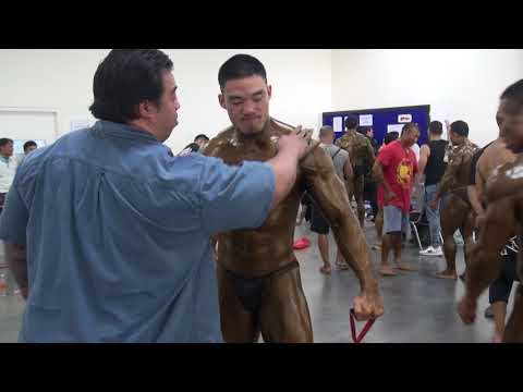 Thailand bodybuilder backstage pumping