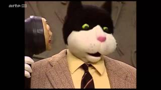 Téléchat « Il y a beaucoup de choses qui ont deux trous, quand on les regarde bien »