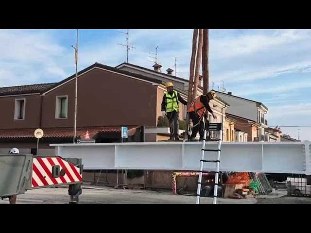 Cesenatico, il varo del nuovo “Ponte del Gatto” VIDEO   