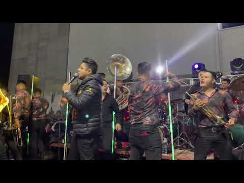 Banda La Fugitiva De Mike Miramontes- Buena Vida Y Mala Fama (En Vivo)