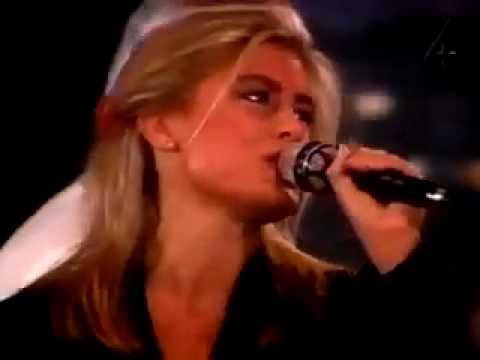 Pernilla Wahlgren & Jan Malmsjö - Play A Simple Melody