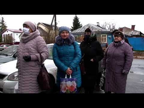 В Курске пенсионеры толпятся возле &laquo;Квадры&raquo; из-за невозможности дозвониться