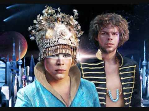 Empire of the Sun - Walking on a Dream (Hong Kong Blondes Remix)