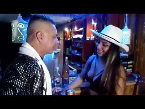 EL AGUARDIENTERO - Canta Rubiel Valencia y su grupo.