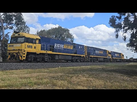 7XM4 PN up Steelie/Intermodal (NRs 8, 93, 36), Spencer Jnc to Melbourne, 1550, 26/10/25, Horsham VIC