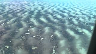 preview picture of video 'Flug über Kanada ist das HAARP in action? Rippled Sky'